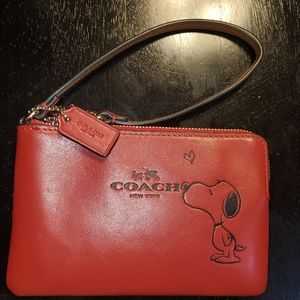 coach snoopy x peanuts wallet